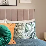 Homely Three Bed In בית נופש גלאזגו