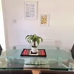 בית נופש Homely Three Bed In