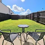 בית נופש Homely Three Bed In גלאזגו