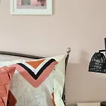 Homely Three Bed In בית נופש גלאזגו