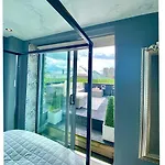 Appartement Two Bedroom Penthouse Glasgow