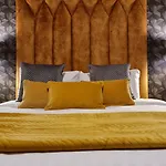 Metro Hotel 4*