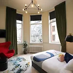 Hotell Revolver 4*