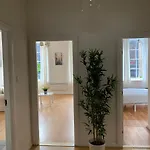 Lovely 1-bed In Merchant Apartamento *