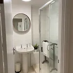 Lovely 1-bed In Merchant Apartamento *