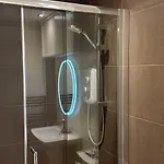 דירה Traditional 5 Bedroom Centre *