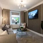 The Wilton - Your Private 5* Escape!