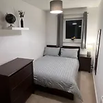 Modern 2 Bedroom Flat Near Centre Apartman Glasgow
