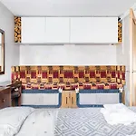 Lovely 1-bedroom With Balcony In West End * Glasgow