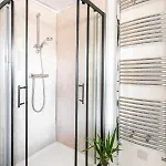 Lovely 1-bedroom With Balcony In West End Apartmán *