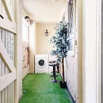 Apartmán Lovely 1-bedroom With Balcony In West End *