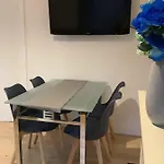 Ground Floor With Garden * グラスゴー