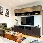 Lovely 2 Bed Duplex With Hydro Views