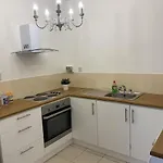 Inviting 1-bed In Merchant City Glasgow