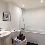 View - A Stunning 2 Bed Apartamento *