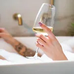 The Devonshire - Your 5 Star West End Stay! *