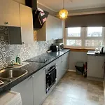 Lägenhet West End Hidden Gem - Modern 2-bedroom With Residents Patio