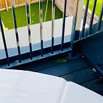 Executive Triplex House, 3 Bedroom 3 Bathrooms 1 Living Kitchen - Huge Terrace For Master Bedroom - Private E Parking Lez Congestion Zone Free - Garden - 5 Mins Drive To Centre Station