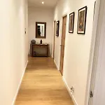 Comfy Two Bedroom Right In The Centre Glasgow