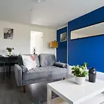 Dunalastair Apartment *