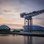 Glasgow, Finnieston Luxury 2 Bed With Parking, E-check In, Hi-fi Glasgow
