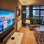 Appartement Glasgow, Finnieston Luxury 2 Bed With Parking, E-check In, Hi-fi *