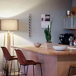 Glasgow, Finnieston Luxury 2 Bed With Parking, E-check In, Hi-fi Glasgow