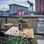 Appartement Glasgow, Finnieston Luxury 2 Bed With Parking, E-check In, Hi-fi