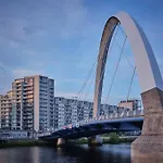 Glasgow, Finnieston Luxury 2 Bed With Parking, E-check In, Hi-fi