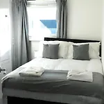 No 54 - New & Delightful 3 Bed House In East Kilbride Glasgow