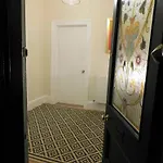 Beautiful & Spacious 2 Bed In West End *