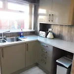 Nyaraló No 54 - New & Delightful 3 Bed House In East Kilbride *