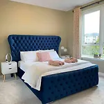 The Naburn - 3 Bed House With Free Parking & Close To Centre Tatil Evi