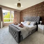 The Naburn - 3 Bed House With Free Parking & Close To Centre Tatil Evi *