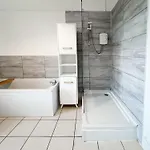 Garnethill Charm 3 Bed Flat