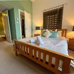 Garnethill Charm 3 Bed Flat דירה *