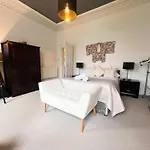 Garnethill Charm 3 Bed Flat דירה