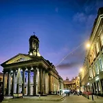Glasgow, Finnieston Luxury 2 Bed With Parking, E-check In, Hi-fi *
