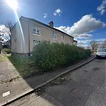 Cosy Stylish Glasgow Home, Seperate Entrance * Glasgow