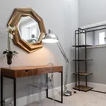 Beautiful 4 Bed Flat In Perfect Location *