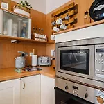 Luxury Huge Modern Open Plan 2bedroom Flat - Free Private Parking & Balcony Located At The Ovo Hydro And Sec Centre