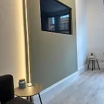 West End Tenement Апартаменты *