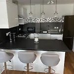 Daire Perfectly Situated Luxury 2 Bedroom