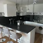 Perfectly Situated Luxury 2 Bedroom Daire Glasgow