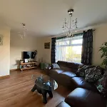 Stunning 3 Bedroom House With 2 Bathrooms بيت للعطل *