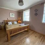 Stunning 3 Bedroom House With 2 Bathrooms غلاسغو