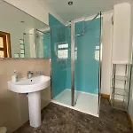 Stunning 3 Bedroom House With 2 Bathrooms