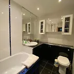 Stunning 3 Bedroom House With 2 Bathrooms *