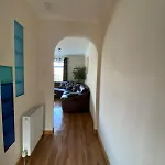 Stunning 3 Bedroom House With 2 Bathrooms