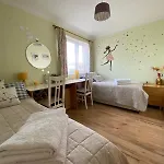 Stunning 3 Bedroom House With 2 Bathrooms بيت للعطل